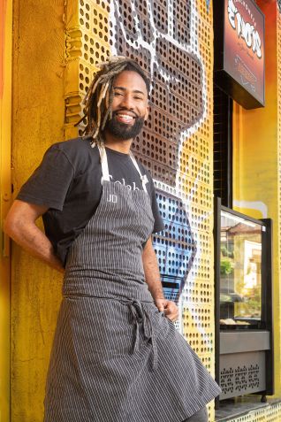 Chef João Diamante, à frente do projeto social Diamantes na Cozinha / Divulgação