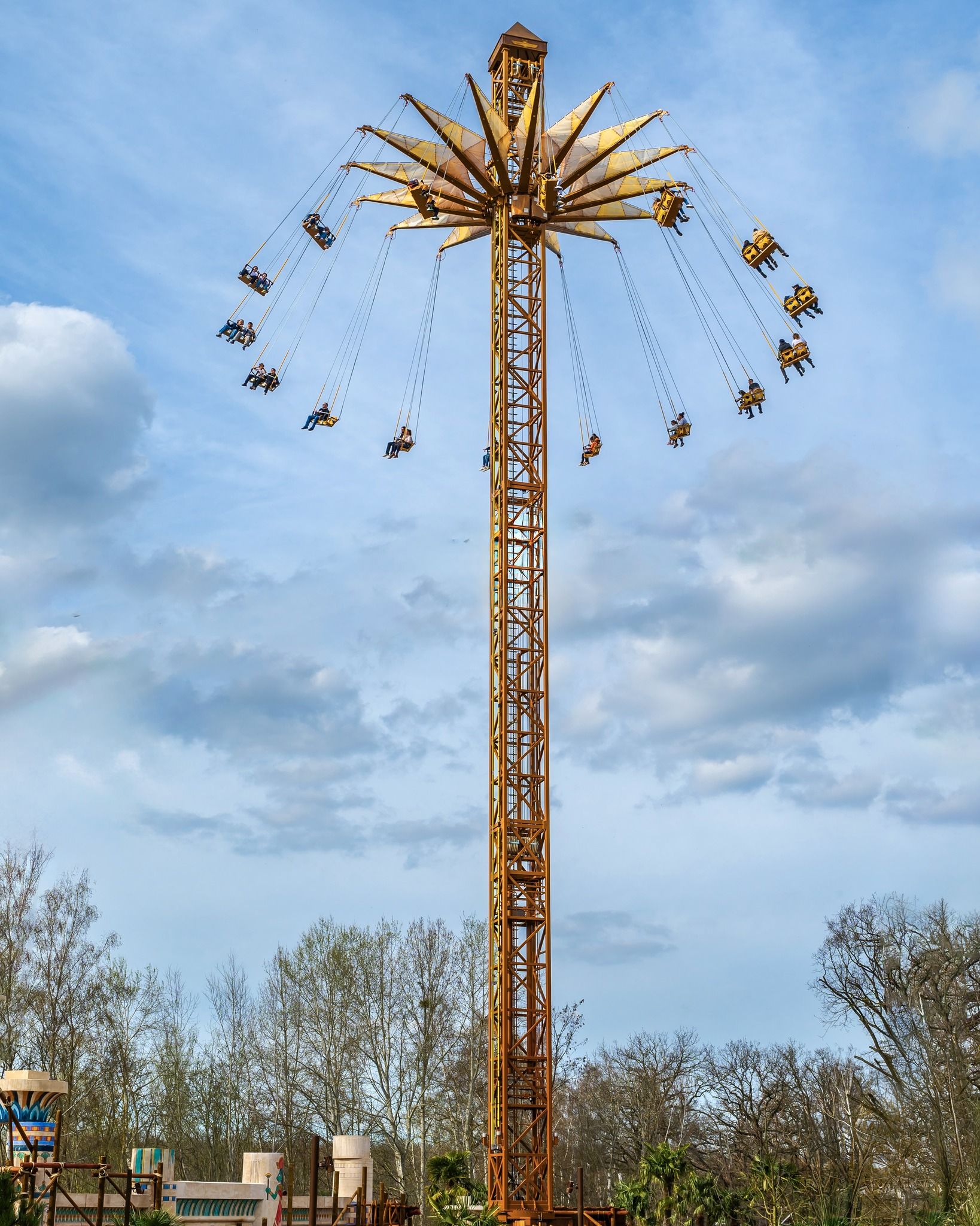 Parc Astérix fica próximo de Paris e tem mais de 50 atrações • Reprodução/Facebook