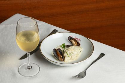Quenelle, sururu, molho champagne_Tales Hidequi
