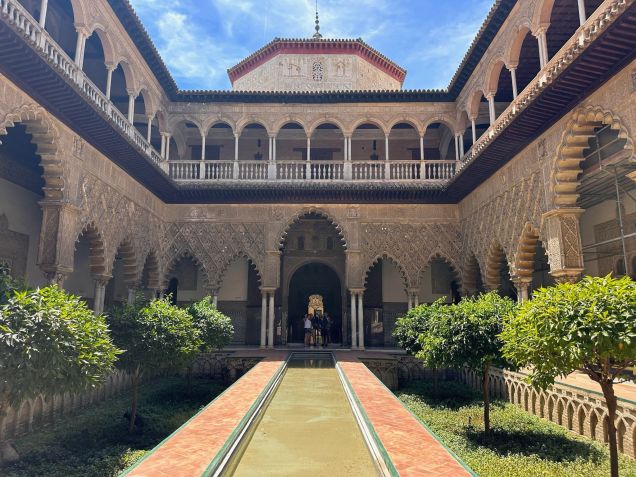 Real Alcázar de Sevilha continua como residência oficial dos reis da Espanha na cidade / CNN Viagem & Gastronomia