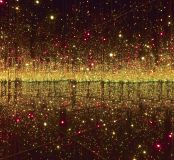 Instalação &quot;Infinity Mirrored Room—Filled with the Brilliance of Life&quot;, de Yayoi Kusama