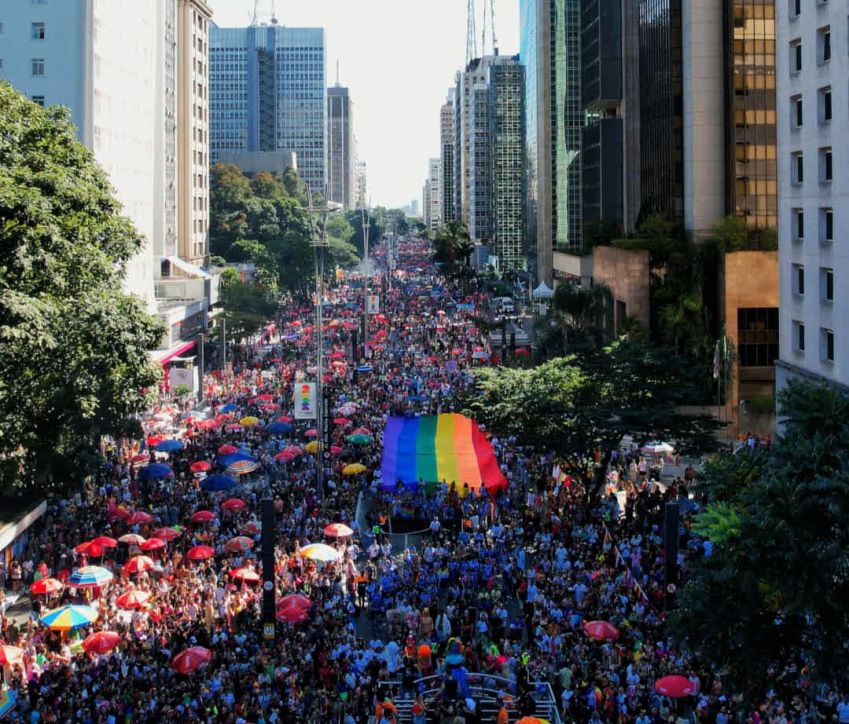 Parada LGBT+ de São Paulo em 2023 reuniu três milhões de pessoas e gerou impactos na economia local / Divulgação