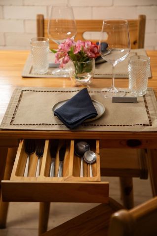 Mesa do Ae! Café & Cozinha / Ricardo D’Angelo