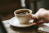 Benefícios da cafeína: estimulante natural usado a favor dos exercícios físicos