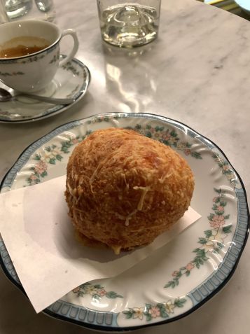 Albertine Pan y Café conta com atmosfera aconchegante e café de alta qualidade / Giuliana Nogueira
