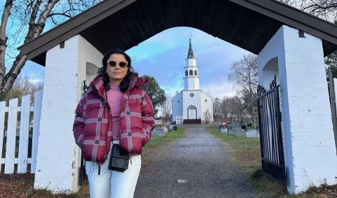 Daniela Filomeno em frente à Igreja de Alta, na Noruega