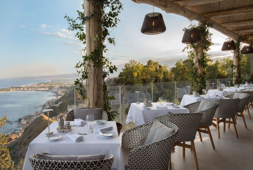 Anciovi conta com vistas para o Mar Jônico e receitas mediterrâneas requintadas / Foto: Divulgação