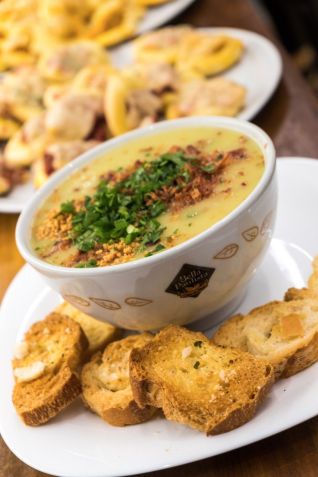 Bella Paulista oferece buffet de sopas diariamente até 4h / Divulgação