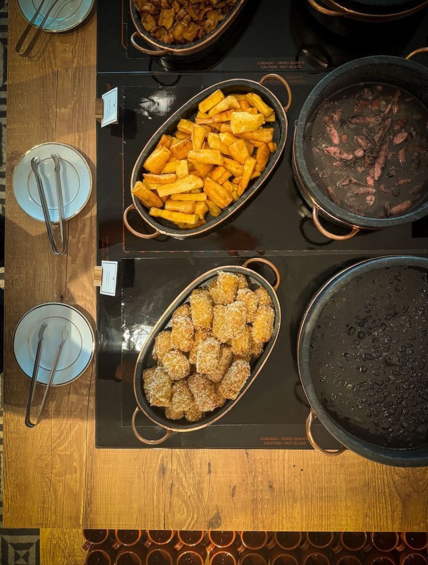 Feijoada no Palácio Tangará é servida em sistema de buffet / Divulgação