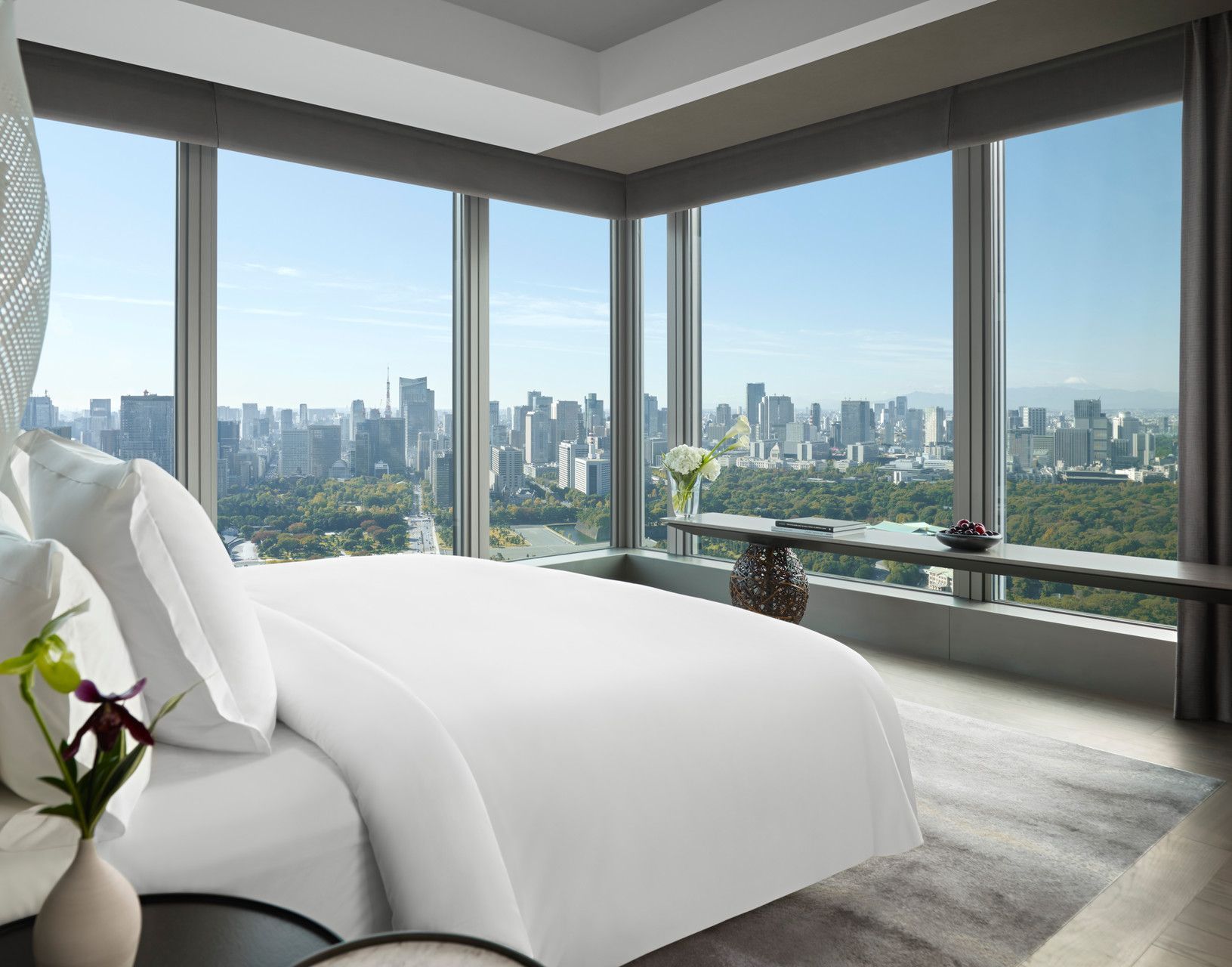 Quarto do Four Seasons Tokyo at Otemachi, no Japão