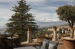 Vista do Monte Etna a partir do Terraço Literário do Belmond Grand Hotel Timeo