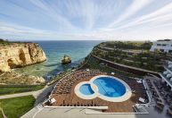 Algarve é destino ideal para o verão europeu, que prova ser multifacetado