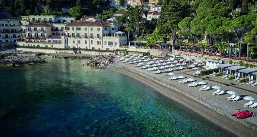 Faixa de praia particular do Belmond Villa Sant&#039;Andrea, em Taormina