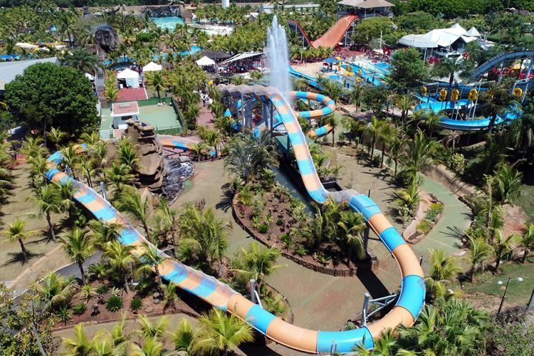 Thermas dos Laranjais é um famoso parque aquático da cidade de Olímpia, no interior de São Paulo / Reprodução site