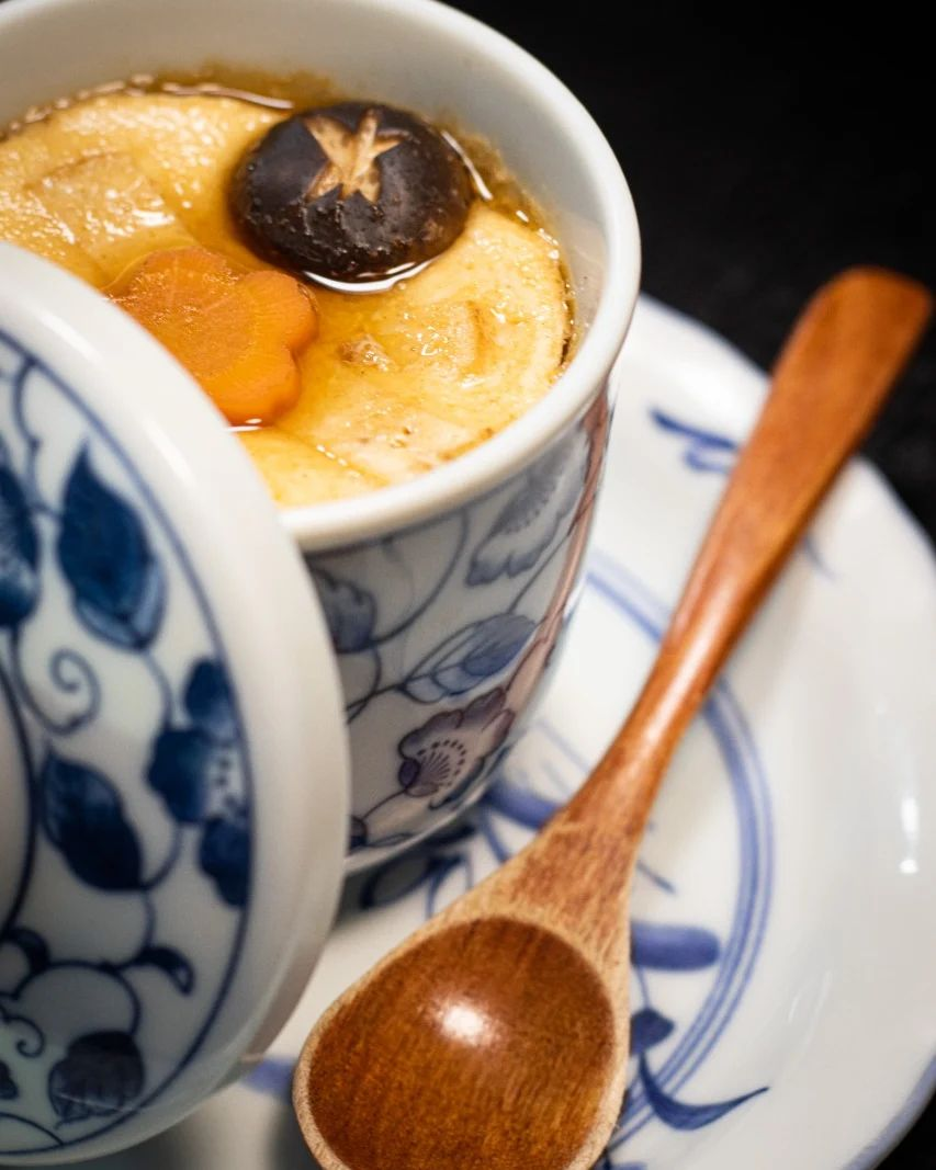 Entre as indicações do chef Benoit Mathurin está o Chawanmushi, um flan salgado do Kubo Zushi / Instagram/Kubo Zushi