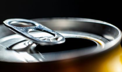 Consumo de cachaça em lata cresceu 44% na última década