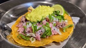 Taco campechano do Pinches