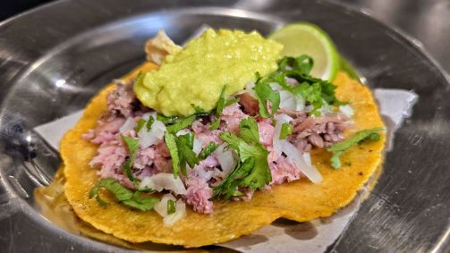 Taco campechano do Pinches