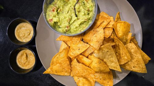 Totopos com guacamole