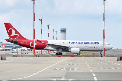 Avião da Turkish Airlines no Aeroporto de Istambul (IGA)