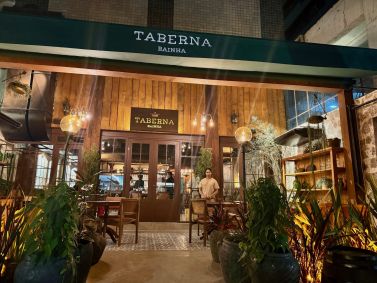 Fachada do Taberna Rainha, que abre esta semana em São Paulo