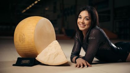 Giorgia Villa com rodas de queijo