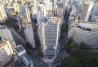 Hotel Jaraguá abre cobertura e revisita obras de arte em tour guiado
