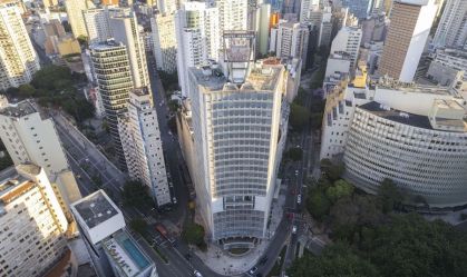 Hotel Jaraguá abre cobertura e revisita obras de arte em tour guiado