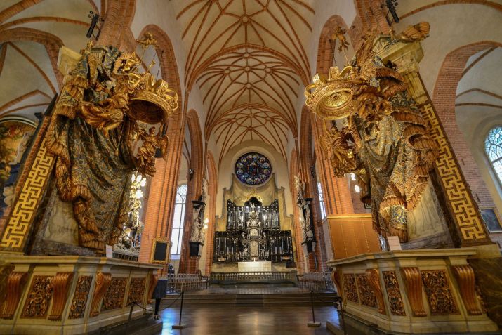 Interior da Catedral de Estocolmo, que data desde os tempos medievais • Jorge Láscar/Flickr