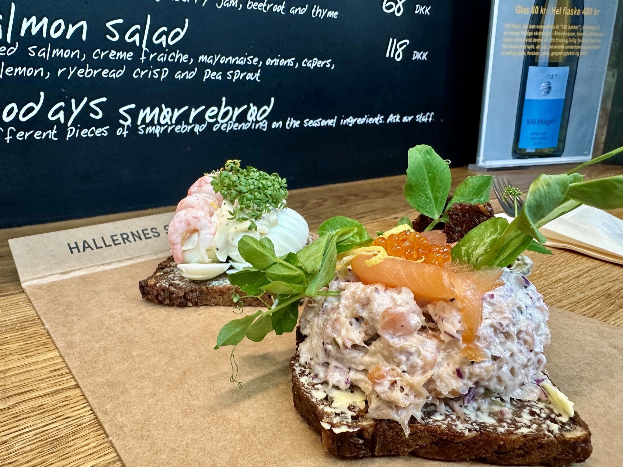 Smørrebrød é sanduíche aberto dinamarquês, um típico pedido para o almoço • CNN Viagem & Gastronomia