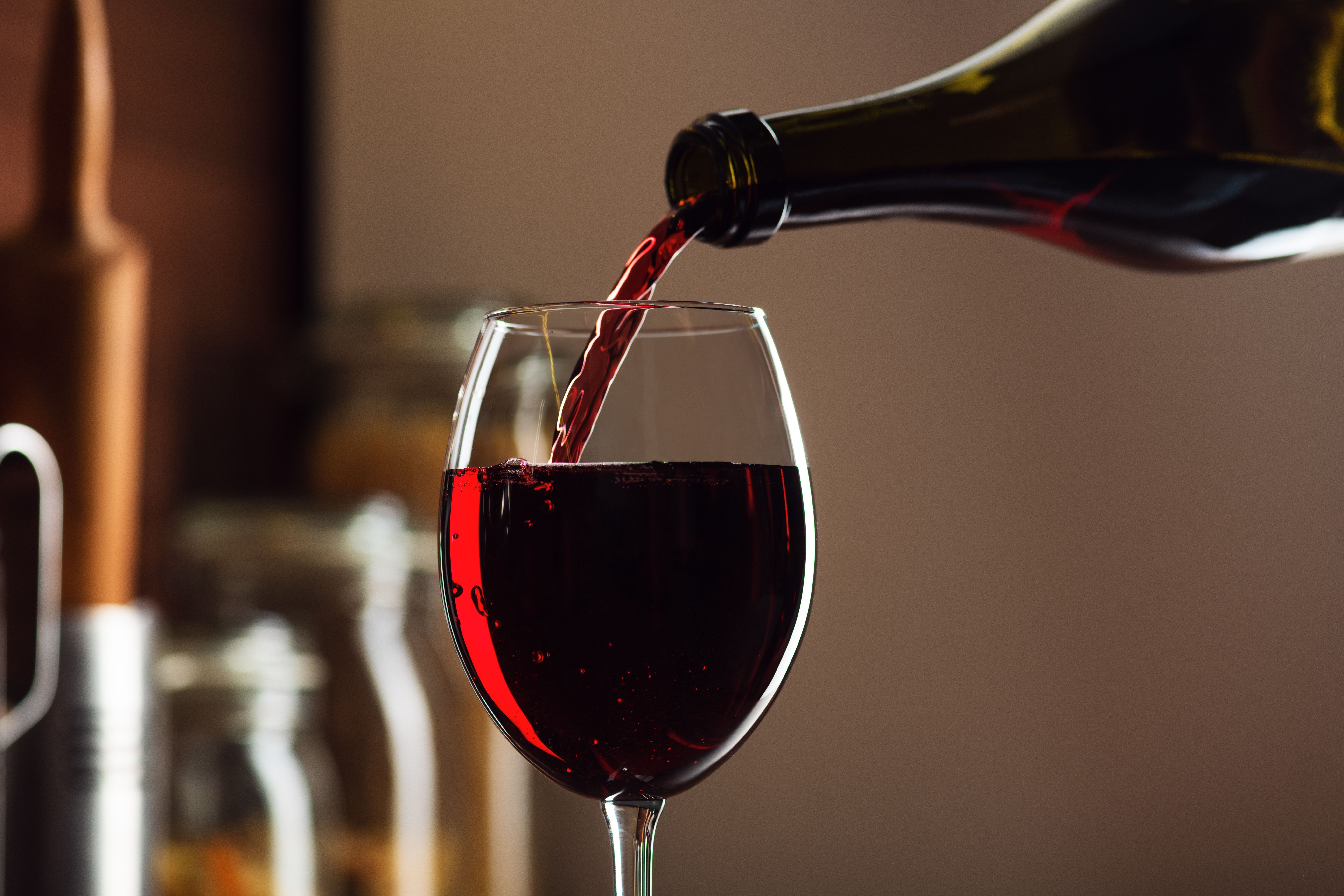 Vinhos “amadeirados” sempre são bem-vindos ao paladar dos brasileiros e tornaram-se uma aposta das vinícolas mundiais