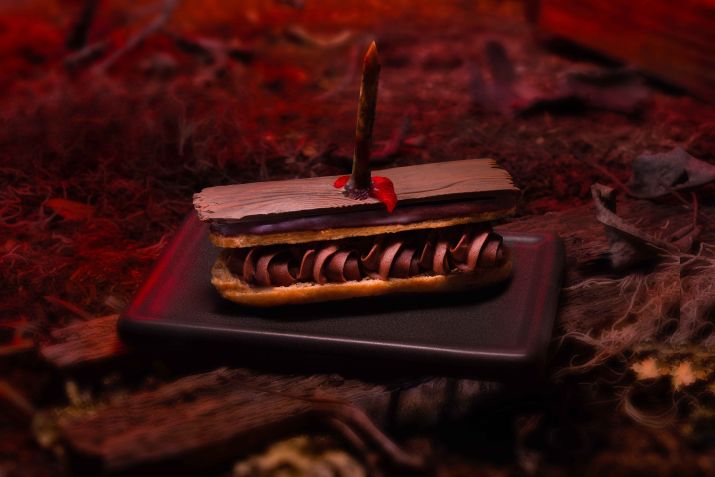 Halloween Horror Nights at Universal Studios Hollywood lures guests deeper into this year’s terrifying event with a curated menu of devilish bites and beverages, all inspired by this year’s horrifying slate of haunted houses and original shows. • Divulgação
