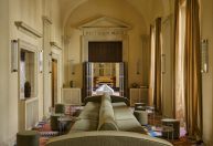 Palazzo em Roma se transforma em hotel com interiores do diretor Luca Guadagnino