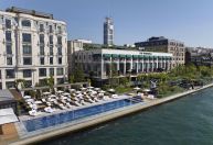 Suíte de 510 m² e cais privativo em Istambul: conheça o hotel revelação de 2024