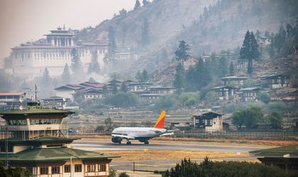 Conheça aeroporto do Butão onde só 50 pilotos têm autorização para pousar