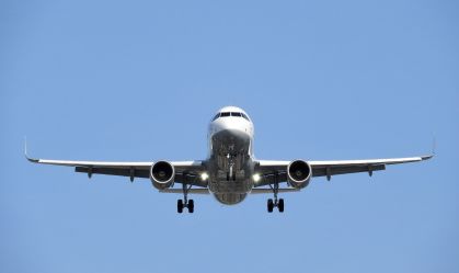 Aeroportos da UE devem mudar limite de 100 ml de líquidos na bagagem de mão
