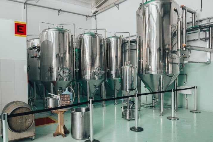 Sócios contam processo para produção de cerveja • Divulgação/Cervejaria Stannis