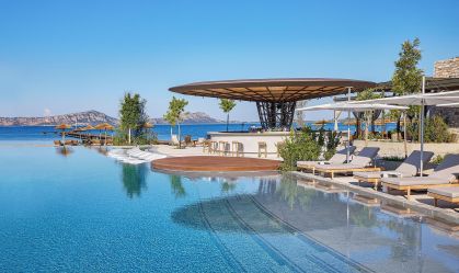 Conheça Costa Navarino, área turística luxuosa e pouco explorada na Grécia
