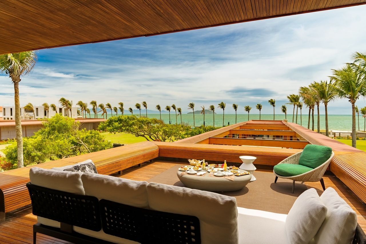 Deque com vista para o mar do A Concept Hotel & Spa, em Búzios