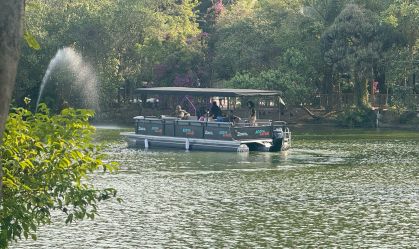 Zoo de SP inaugura passeio de barco em lago vizinho à área dos primatas