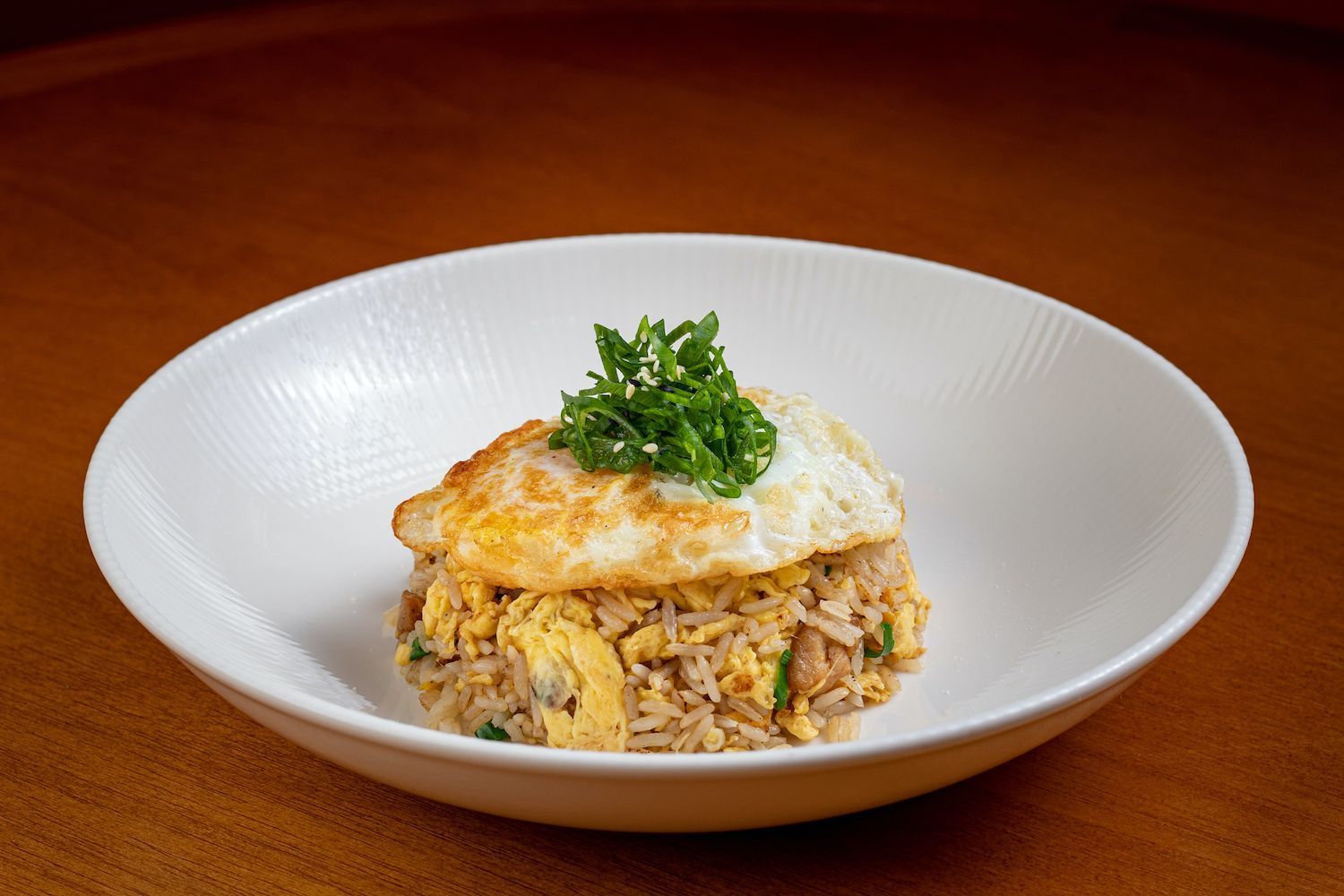 Restaurante Cantón, especializado em culinária chifa, tem pratos especiais para os pequenos como esse arroz frito • Divulgação
