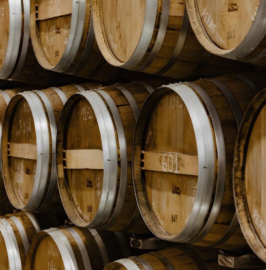 Cognac deve ser envelhecido por ao menos dois anos em barris de carvalho • © BNIC/ Jonathan Bruneteau