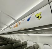 Bagageiro do A320neo da Azul com temática do Pateta