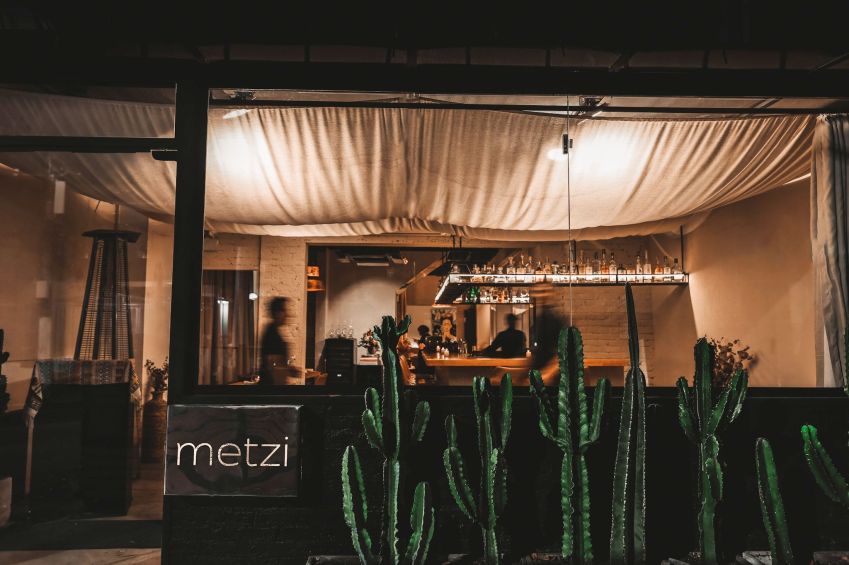 Fachada do Metzi, no bairro de Pinheiros, em São Paulo • Nani Rodrigues