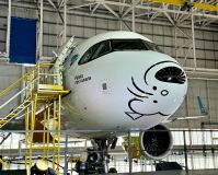 Nariz do avião A320neo da Azul com temática do Pateta