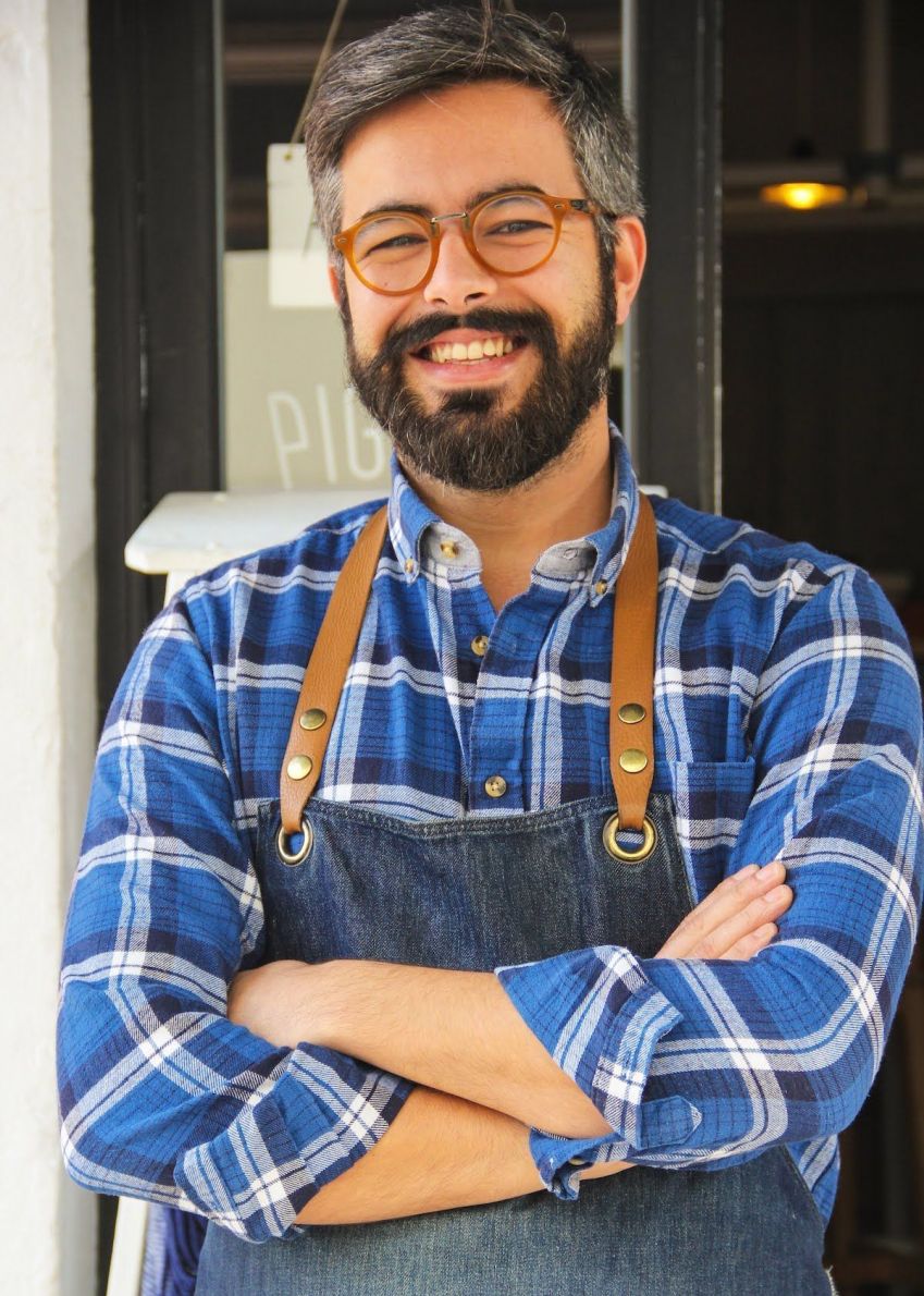 Miguel Peres, chef à frente do Pigmeu, casa especializada em porco em Lisboa, defende que o bacalhau tem a fama, mas que o porco é a base e o grande rei da gastronomia portuguesa • Cora Atelier Digital