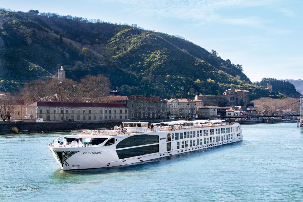 Detalhes do exterior da embarcação fluvial S.S. Catherine, da Uniworld Boutique River Cruises