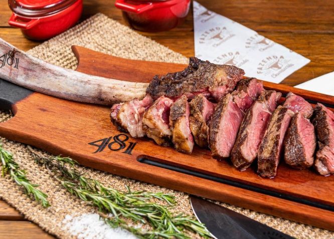Tomahawk da Fazenda Churrascada • Divulgação