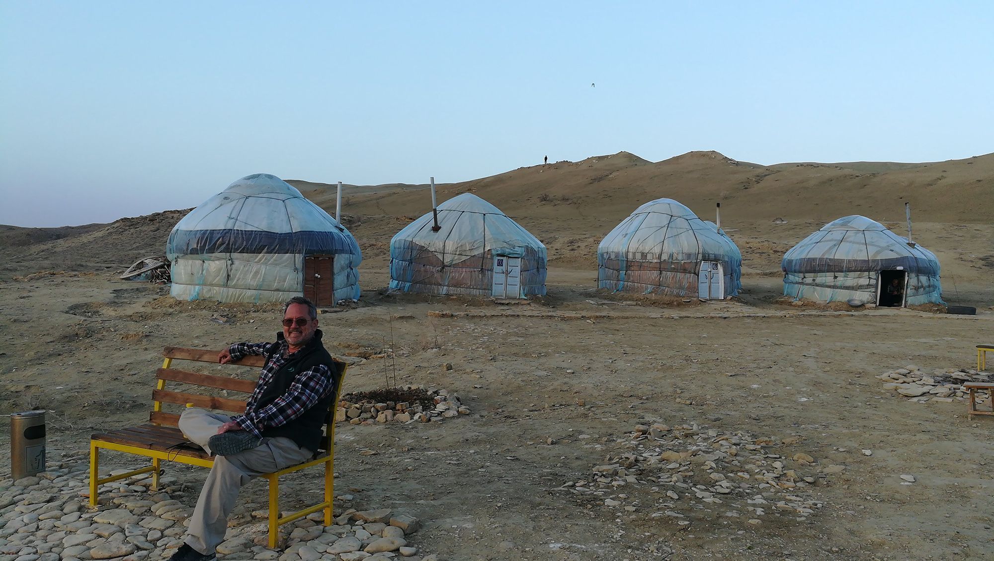 O casal embarcou em uma jornada até o Mar de Aral, um lago isolado entre o Cazaquistão e o Uzbequistão • Zora Keffer