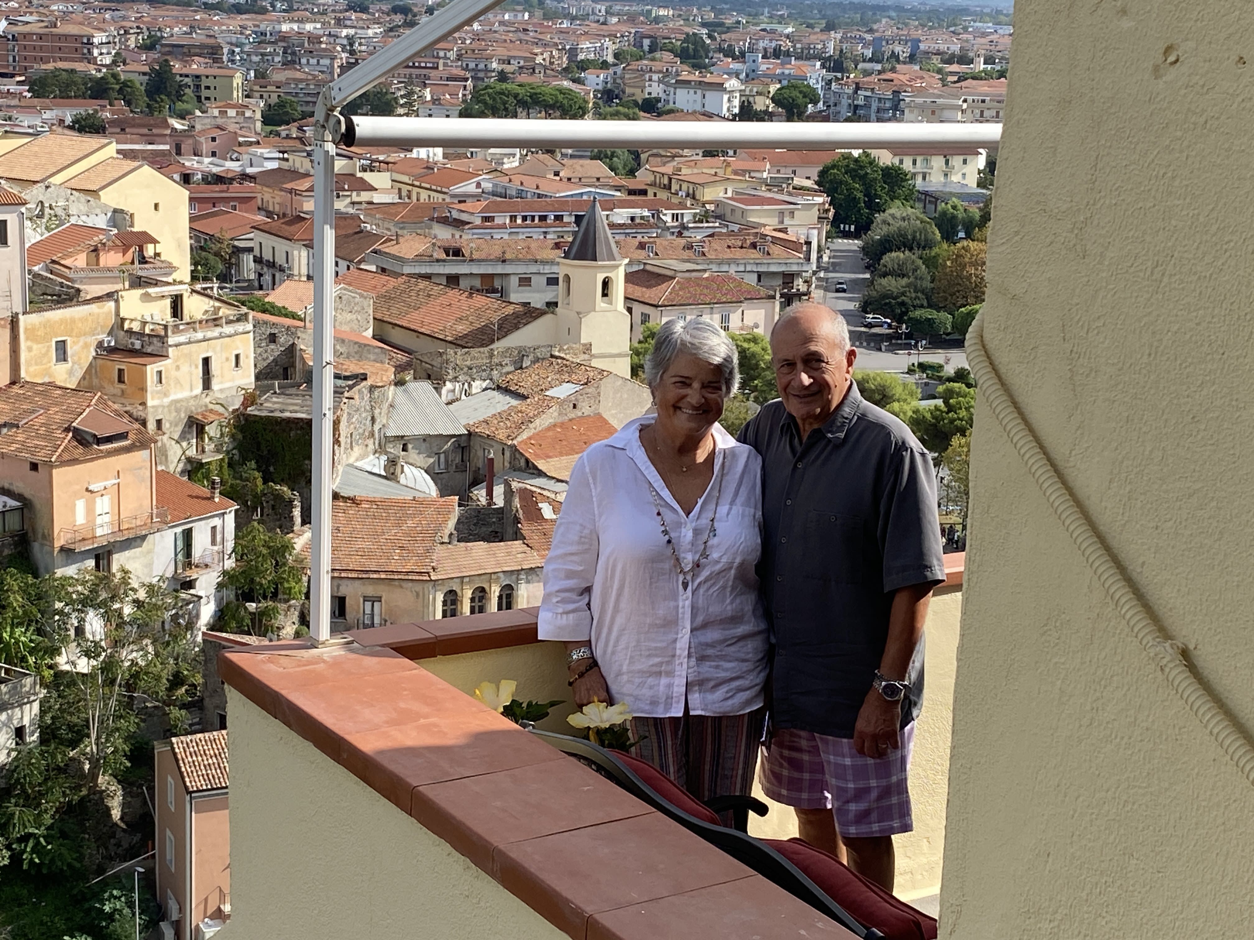 Tony Smarrelli, 74, e sua esposa Francine, 75